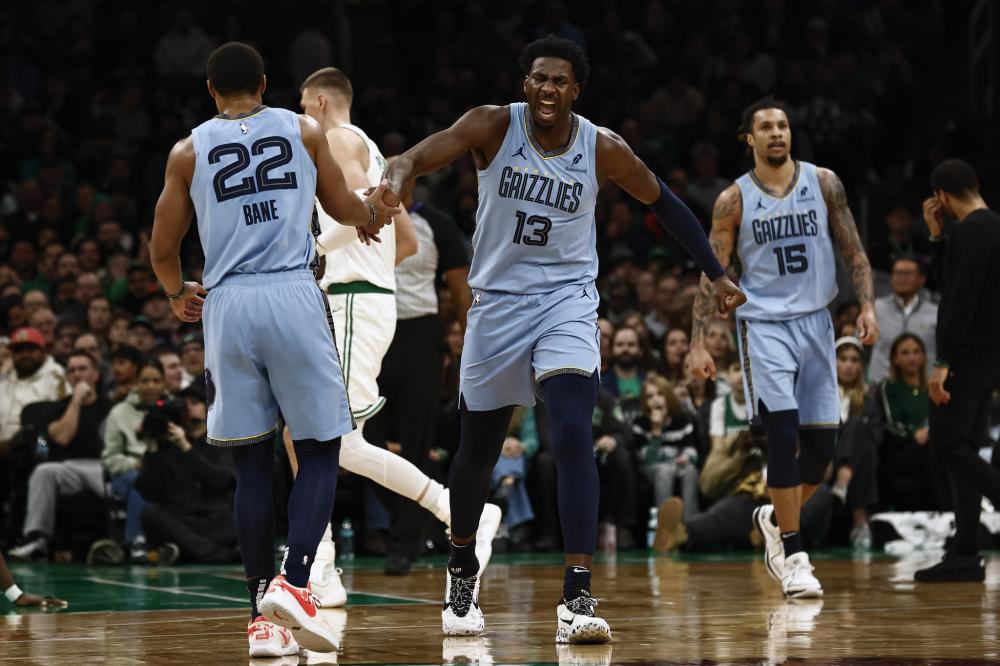 球攻防中发 球攻防中发